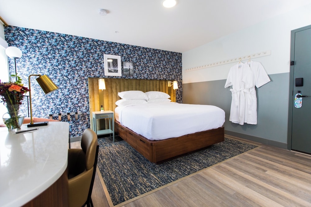 Room, 1 Queen Bed (Cosy) - Photo 3