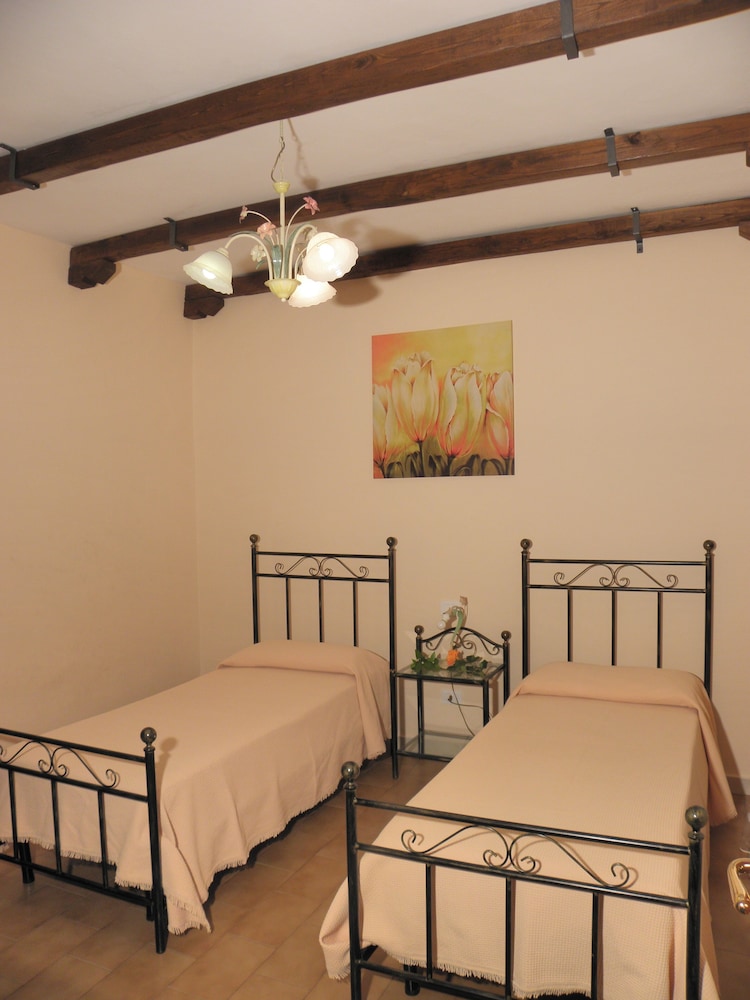 Apartment, 2 Bedrooms, Annex Building (Vite - 300 meters from main building) photo 2