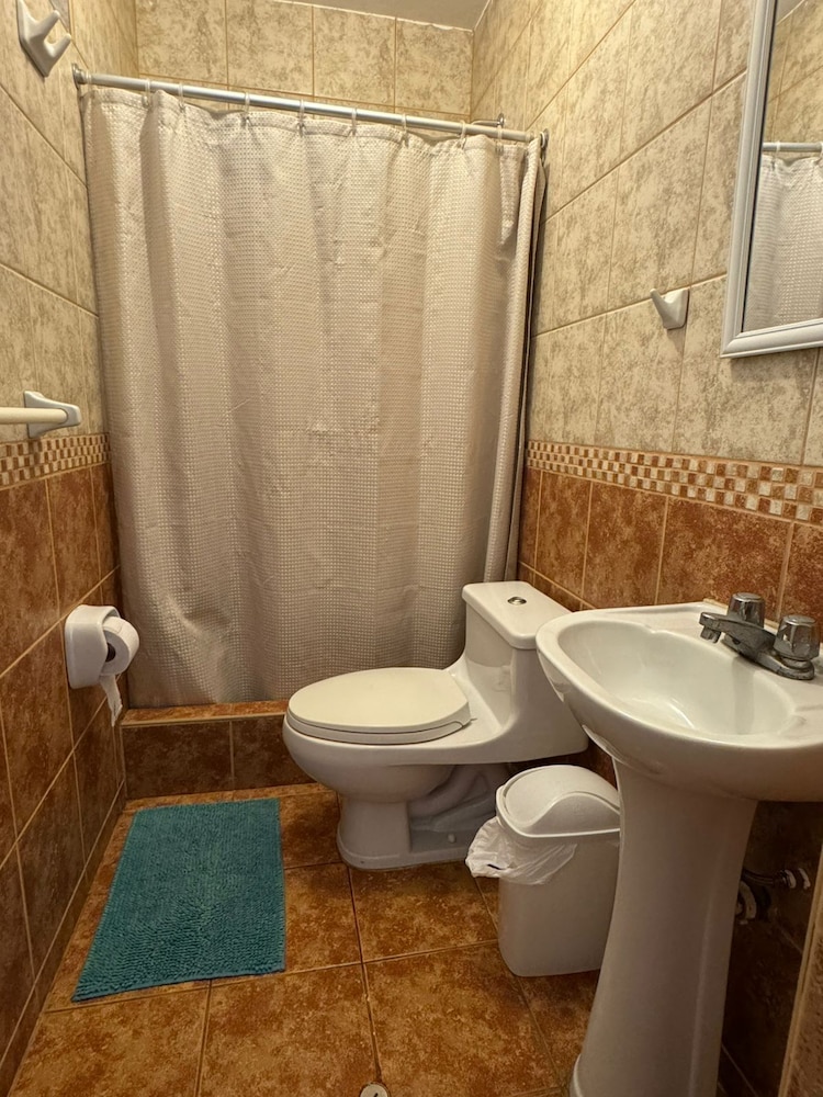 Classic Triple Room, Multiple Beds, Non Smoking photo 2