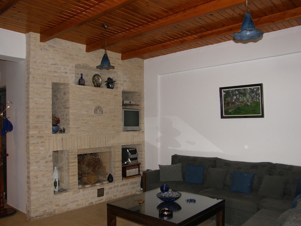 Villa photo 3