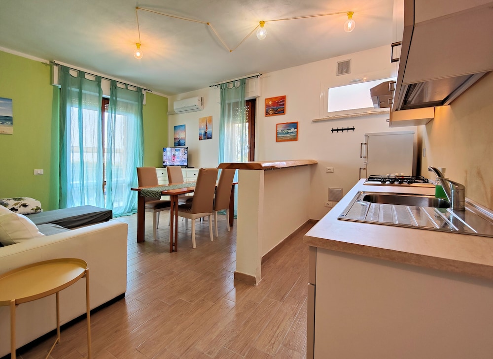Panoramic Apartment, 2 Bedrooms, Balcony, Sea View photo 3