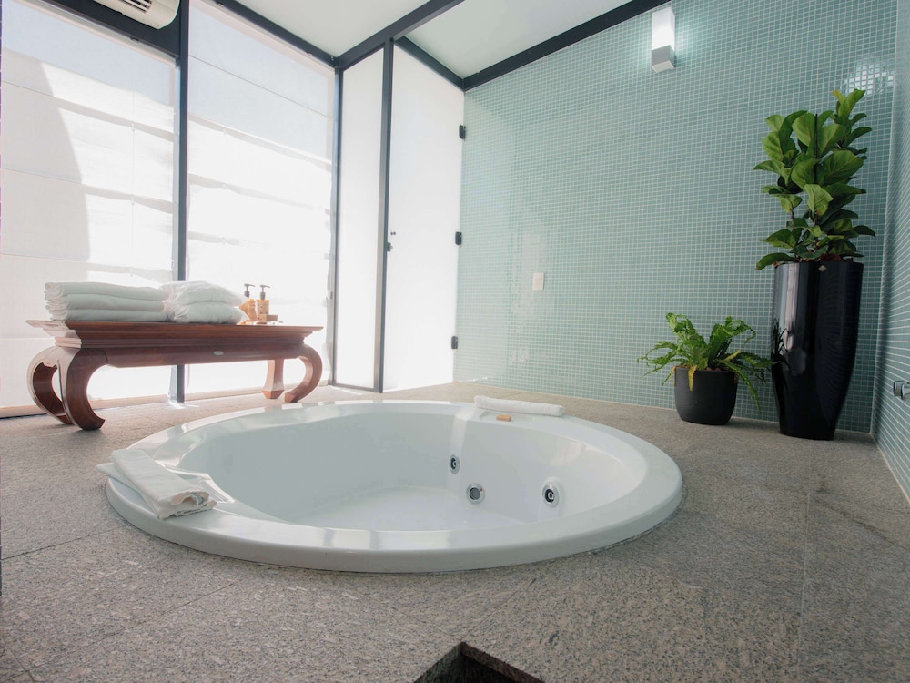 Executive Suite, 1 Queen Bed - Photo 12