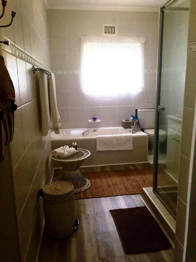 Room (King) photo 2