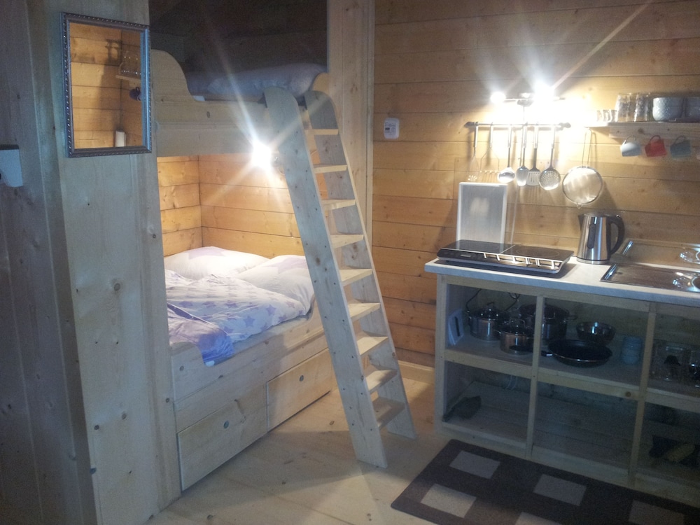 Cabin photo 2
