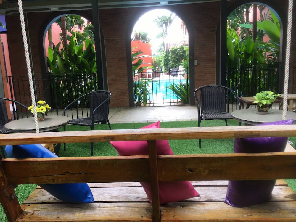 Deluxe Room, Pool View photo 3