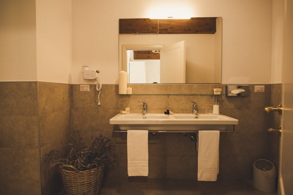 Superior Suite, 2 Bedrooms, Private Bathroom, Pool View photo 2