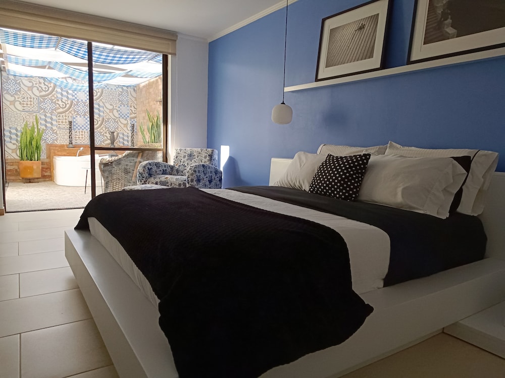 Premium Studio Suite photo 2