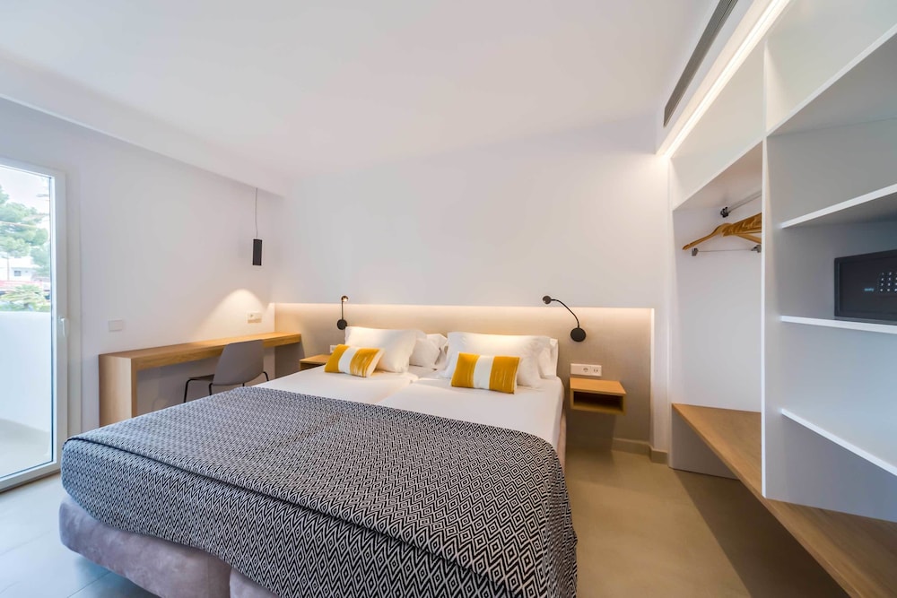 Superior Apartment, 1 Bedroom (Select, 2 Adults + 1 Child) photo 2