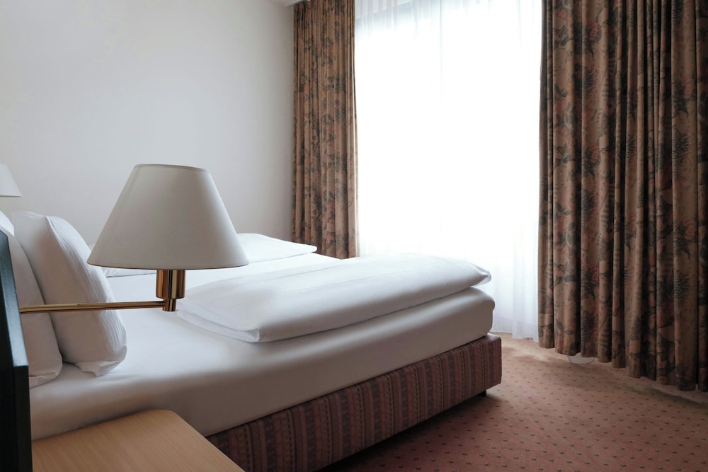 Suite, 1 Bedroom thumbnail 5