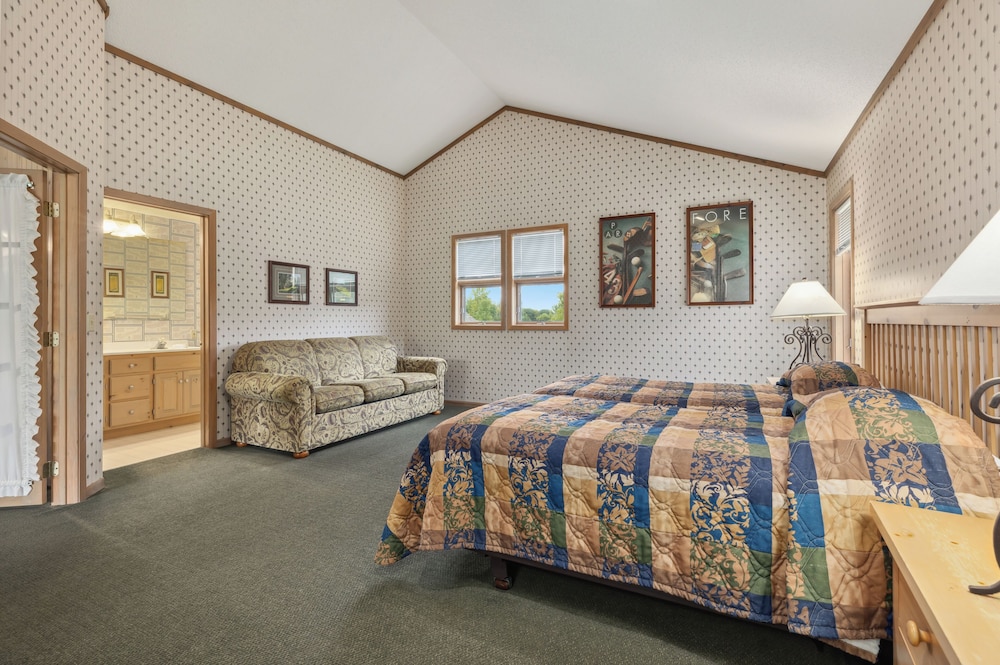 Family Cabin, 3 Bedrooms photo 2