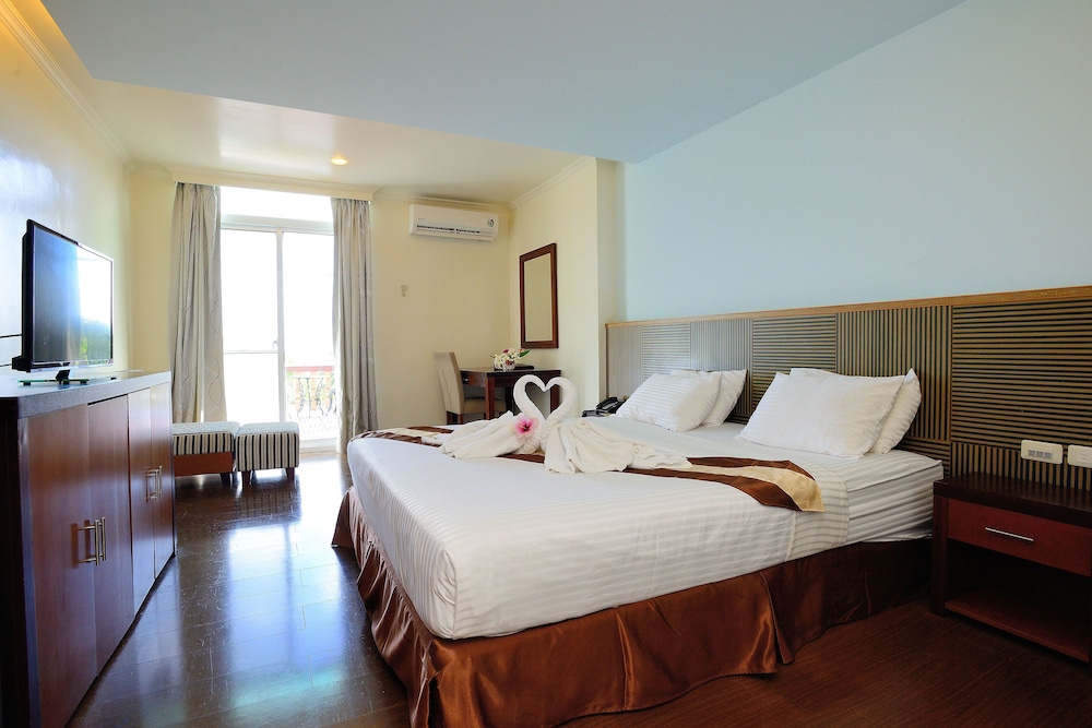 Standard Room, 1 King Bed, Ocean View photo 1