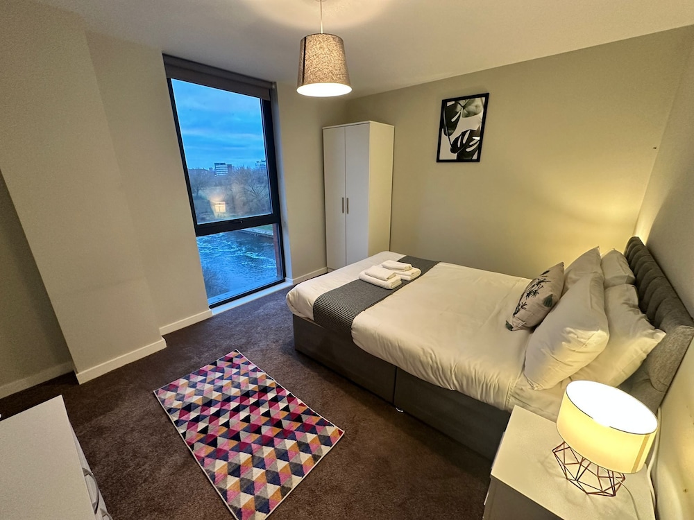 Three Bedroom Apartment - Photo 6