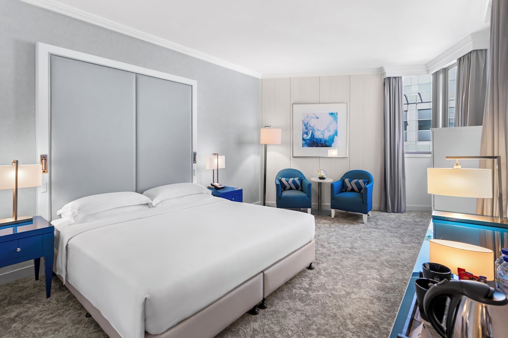 Room, Balcony (Guest Room, King Bed)