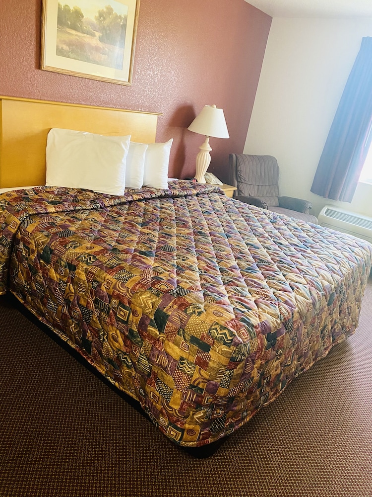 Room, 1 King Bed, Accessible photo 3