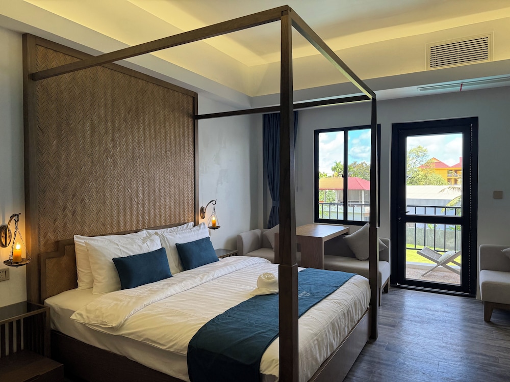 Elite Double Room, 1 Queen Bed, Pool View