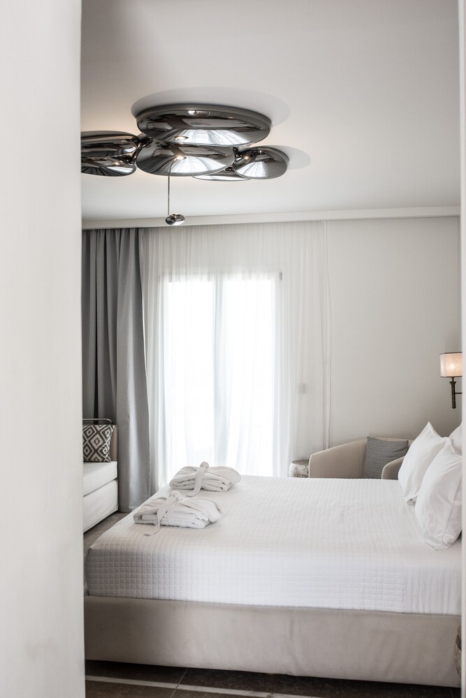 Superior Suite with Sea View photo 2