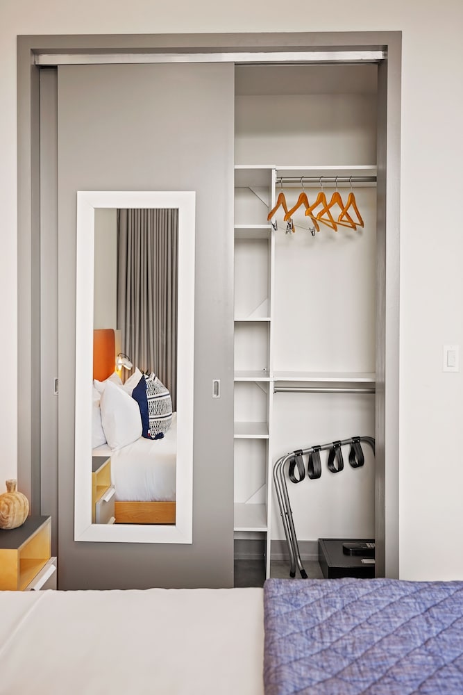 Apartment, 1 Bedroom, Mobility Accessible (1 Queen Bed) - Photo 5