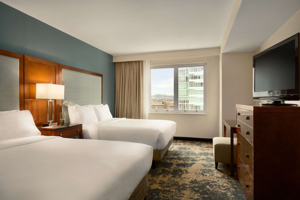 Suite, 2 Queen Beds, Mountain View - Photo 1