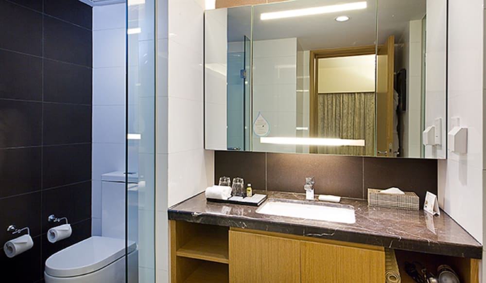 Executive Apartment, 1 Bedroom (Twin) - Photo 11