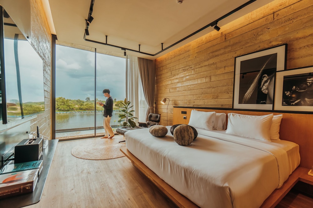 2 Bedroom Fallingwater Pool Villa