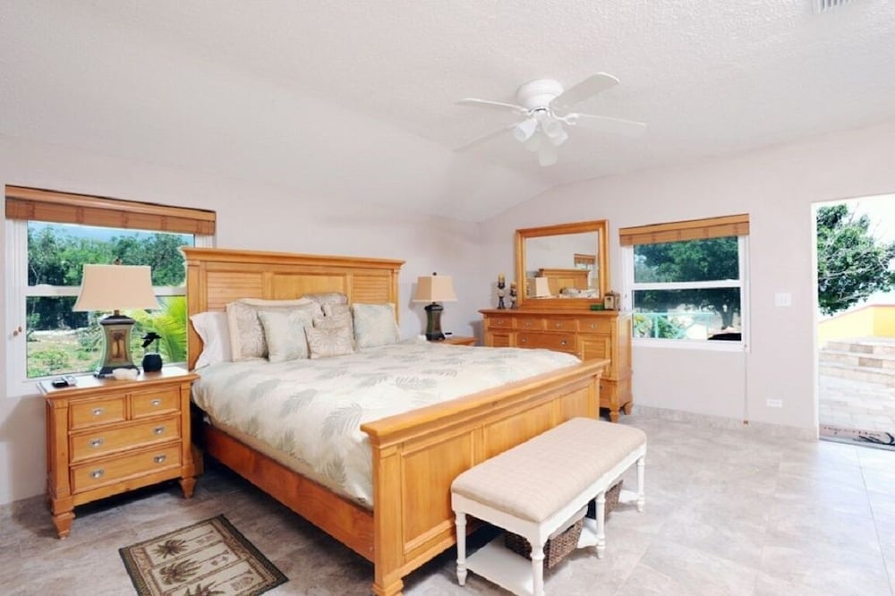 House, 5 Bedrooms photo 1