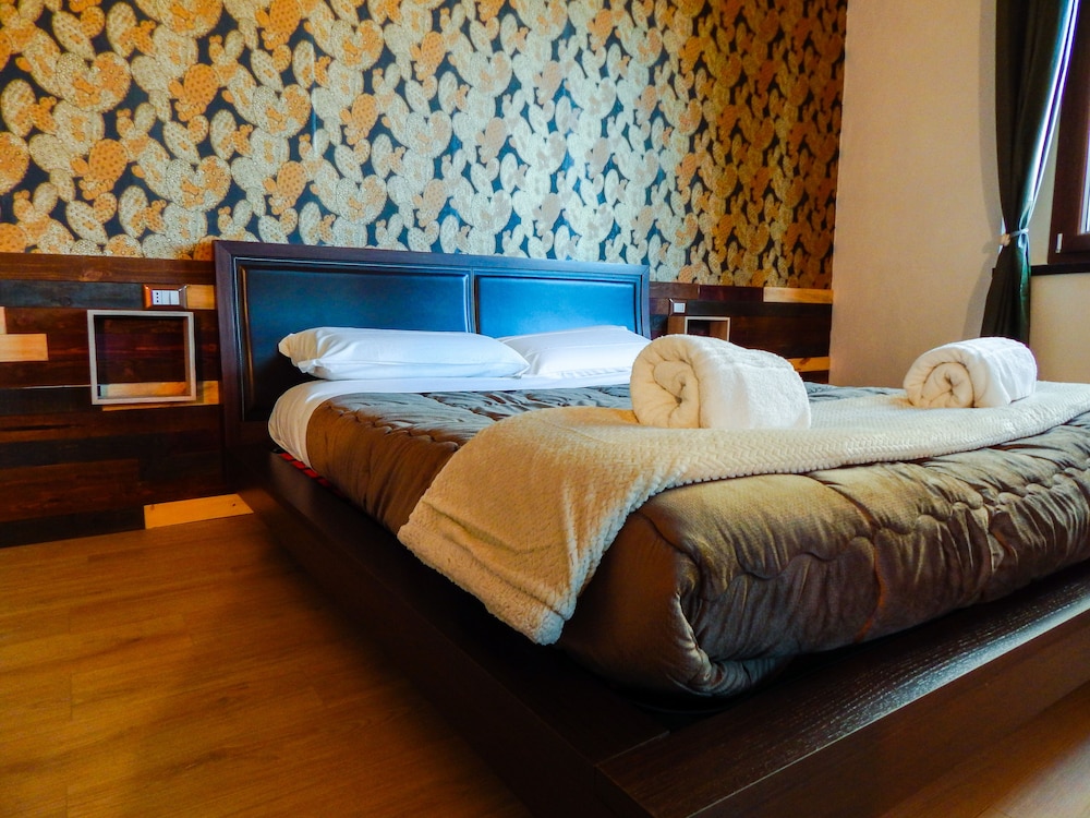 Family Room - Photo 6