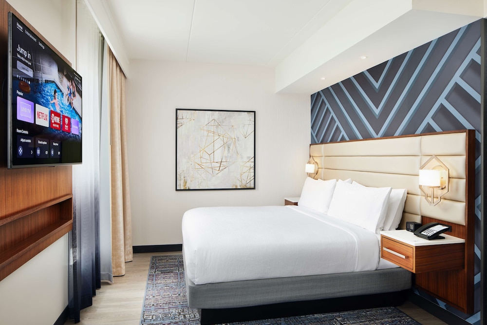 Suite, 1 King Bed - Photo 1