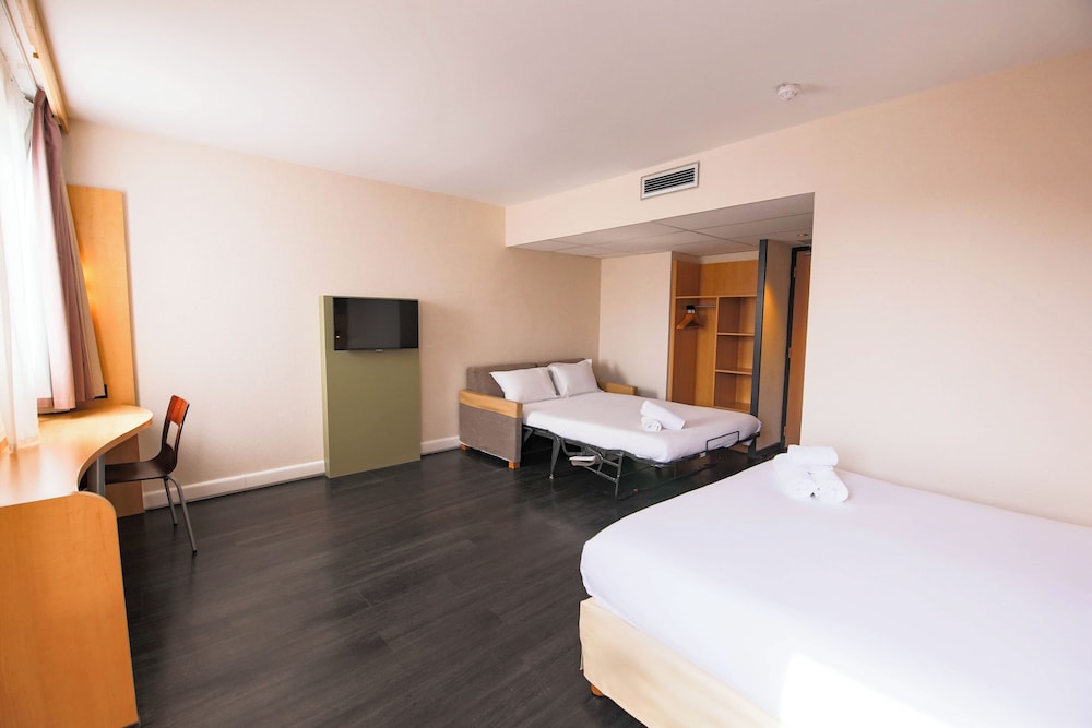 Family Quadruple room with bunkbeds and bathtub - Photo 14