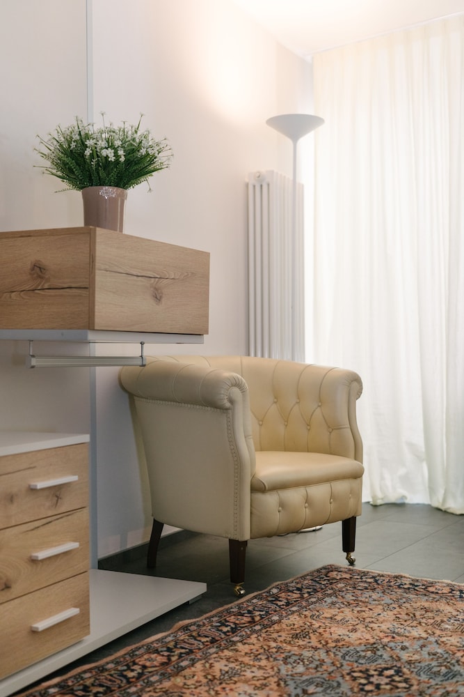 Deluxe Suite, 2 Bedrooms, Annex Building - Photo 9