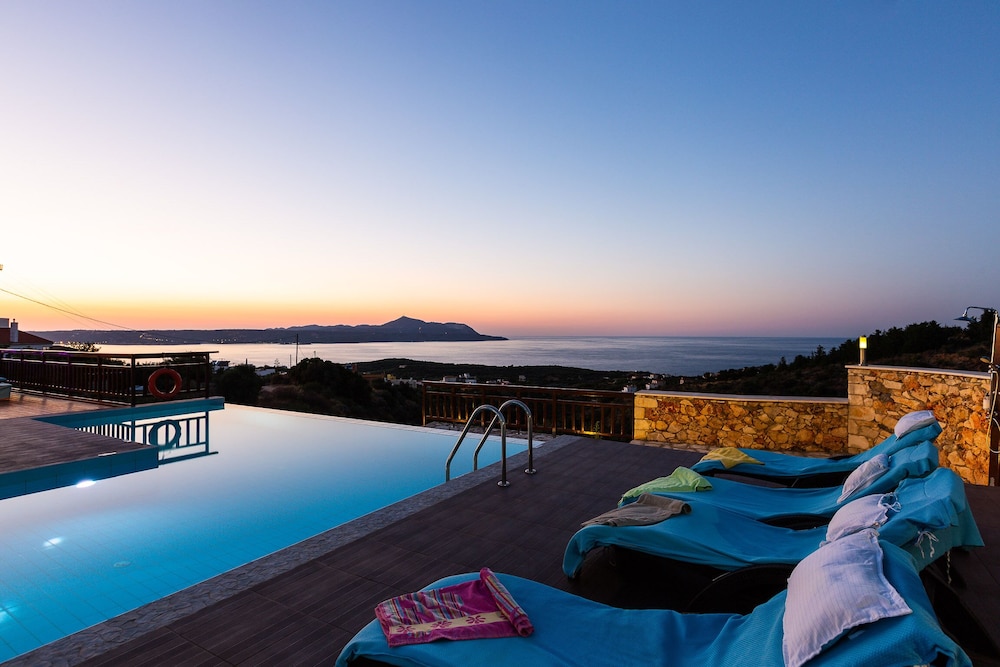 Villa photo 3