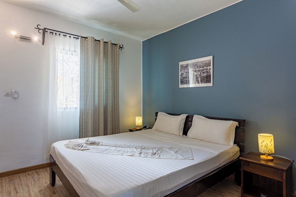 Family Room, 2 Bedrooms photo 2