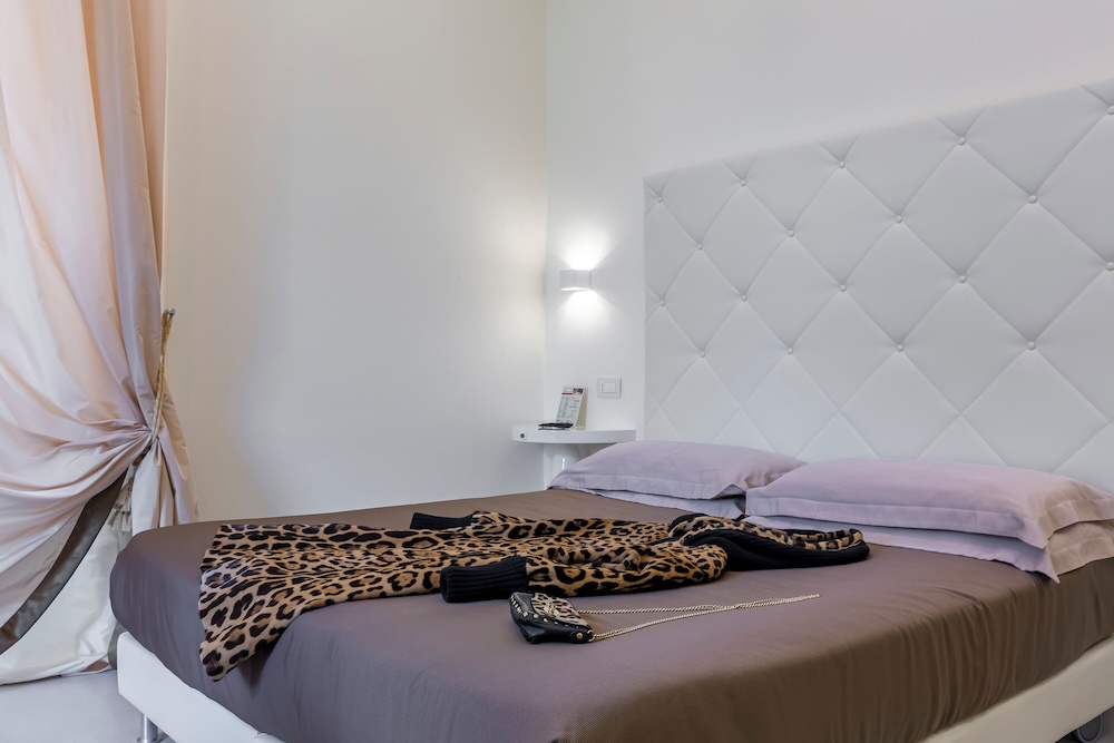 Double Room - Photo 36