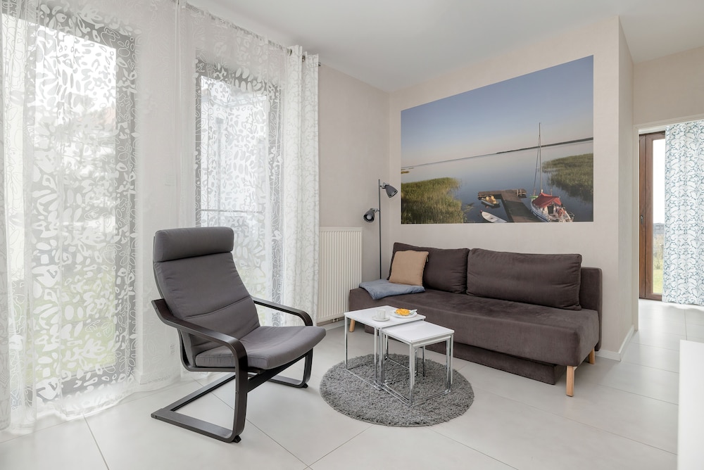 Apartment, 2 Bedrooms, Pool Access