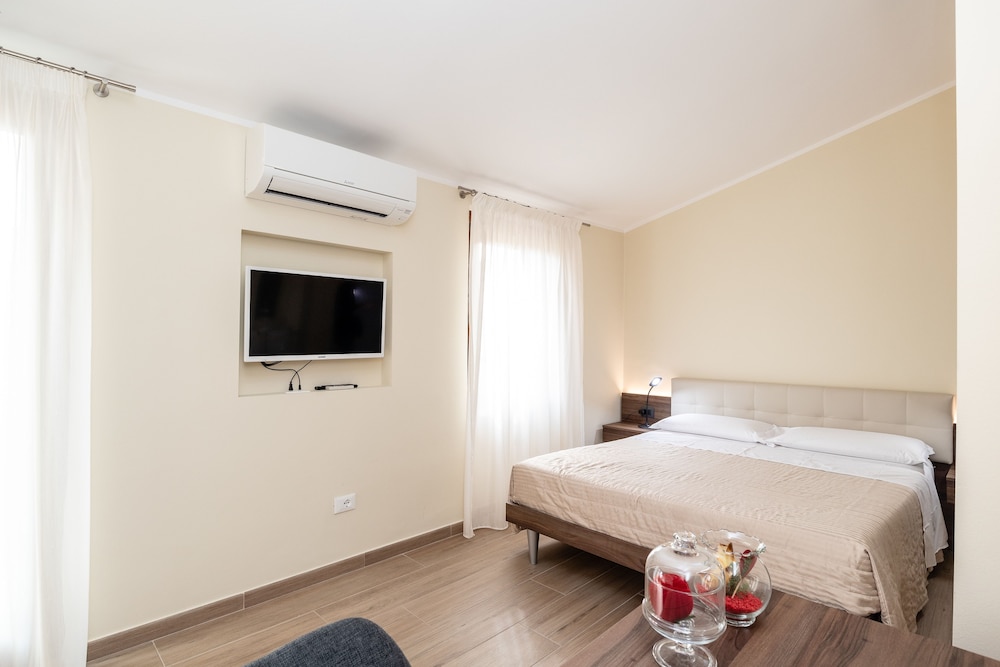 Double Room, 1 Queen Bed, City View (Giulietta)