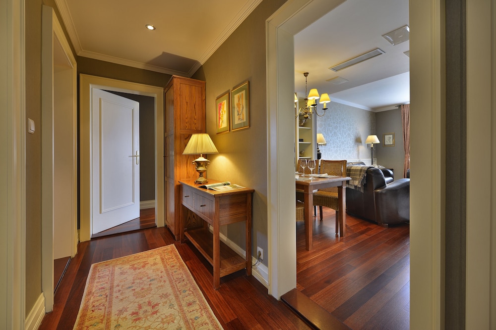 Family Suite, 2 Bedrooms, Kitchen - Photo 1