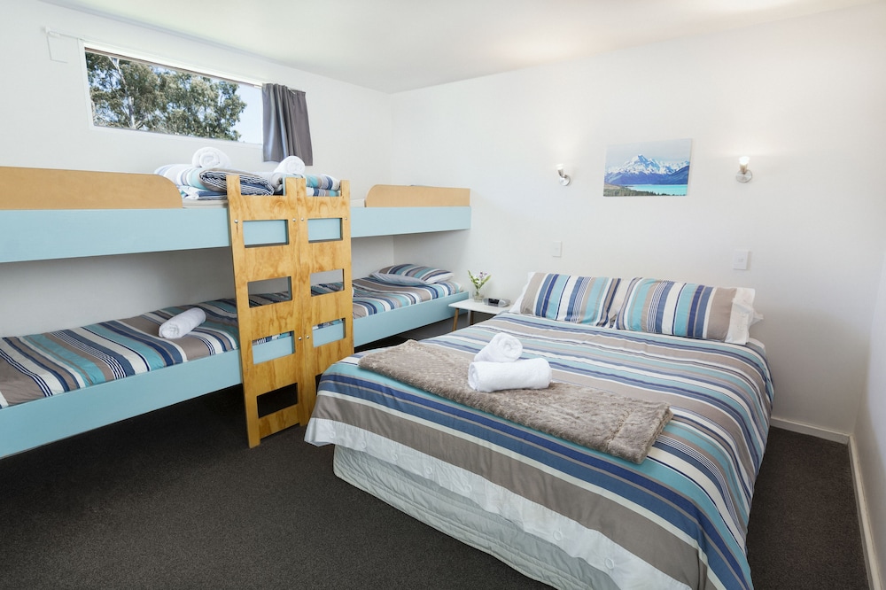 Ensuite Cabin (Sleeps 6)