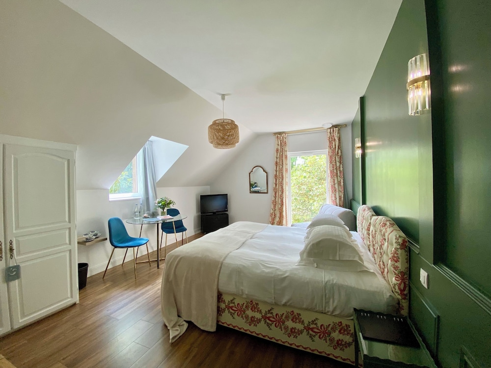 Traditional Double Room ( (in Elisabeth detached house) ) - Photo 8