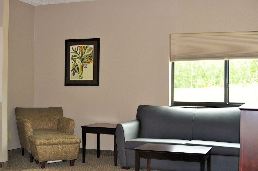 Honeymoon Suite, 1 King Bed with Sofa bed, Jetted Tub photo 2