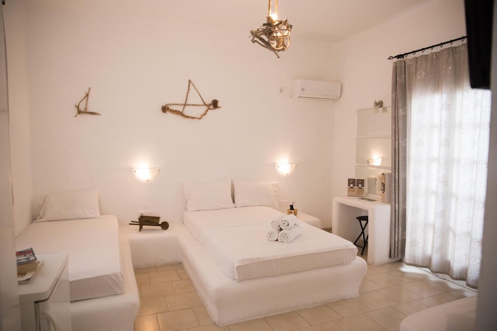 Standard Triple Room - Photo 3