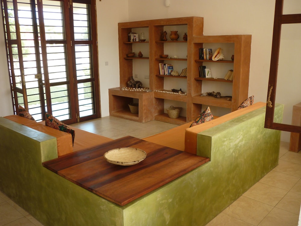 Comfort House, 2 Bedrooms, Pool Access