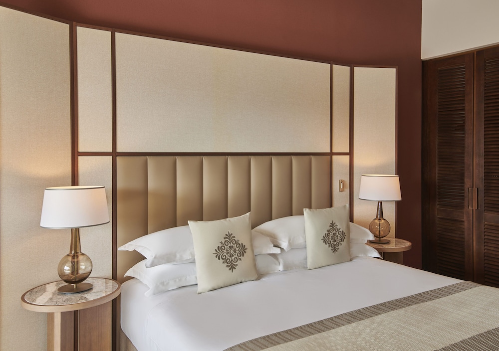 Deluxe Room, 1 King Bed (Laguna Deluxe Room)