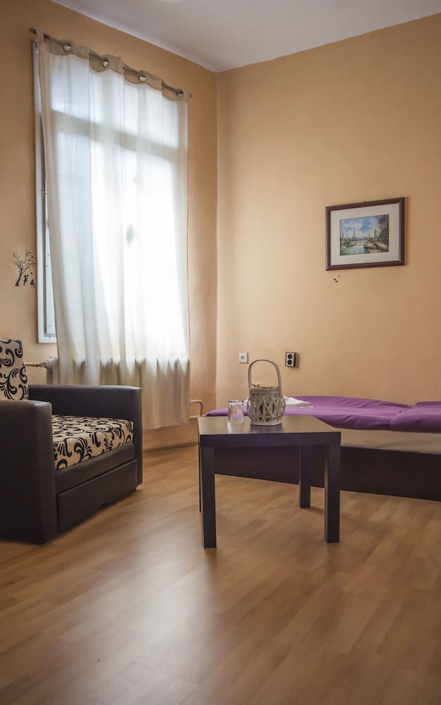 Basic Single Room, 1 Twin Bed photo 2