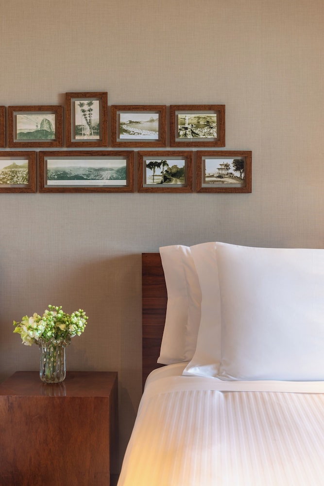Superior Room, 1 King Bed, Oceanfront (First Floor)