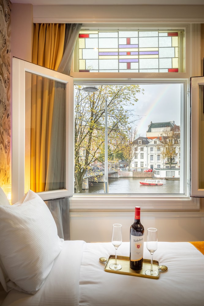 Deluxe Double or Twin Room, Canal View photo 3