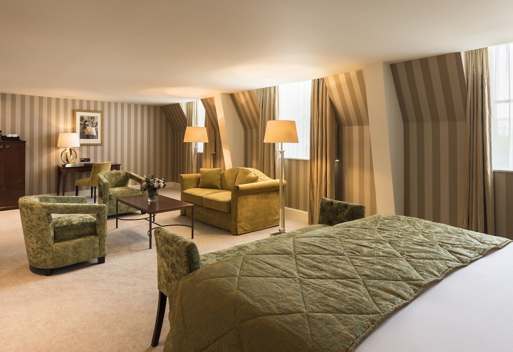 Deluxe Suite photo 3