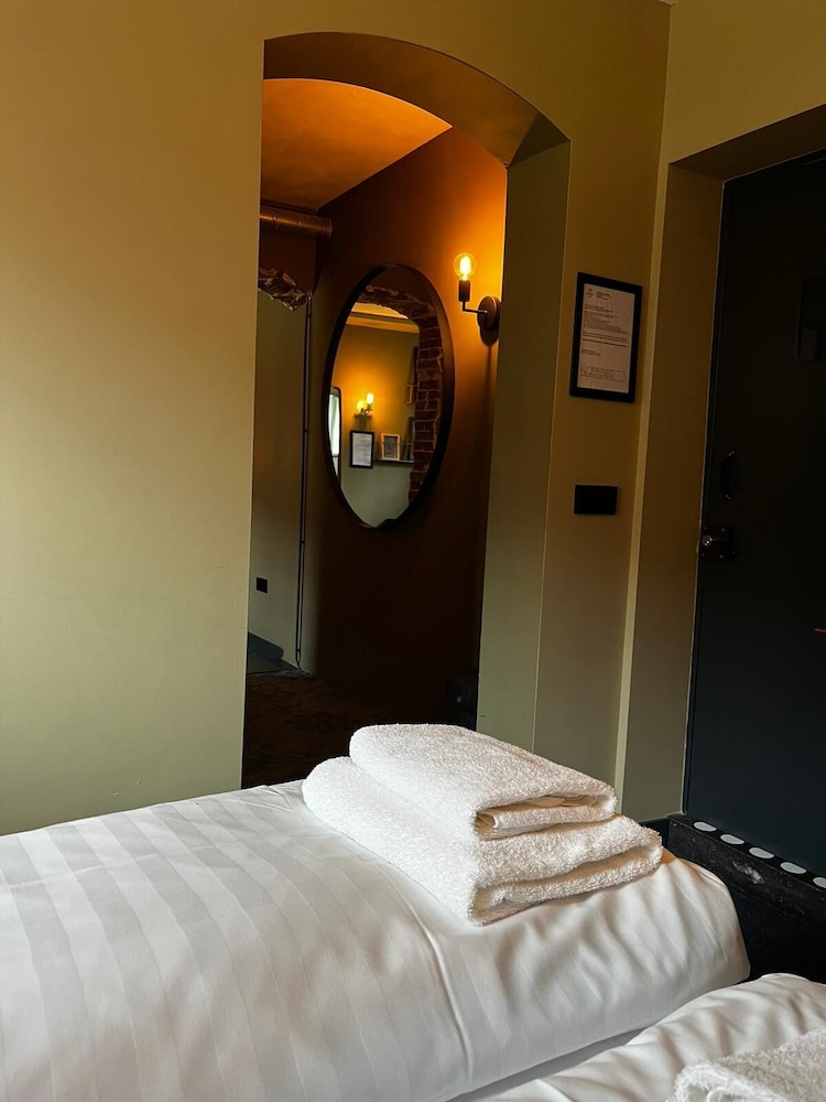 Luxury Room, 1 Queen Bed photo 3