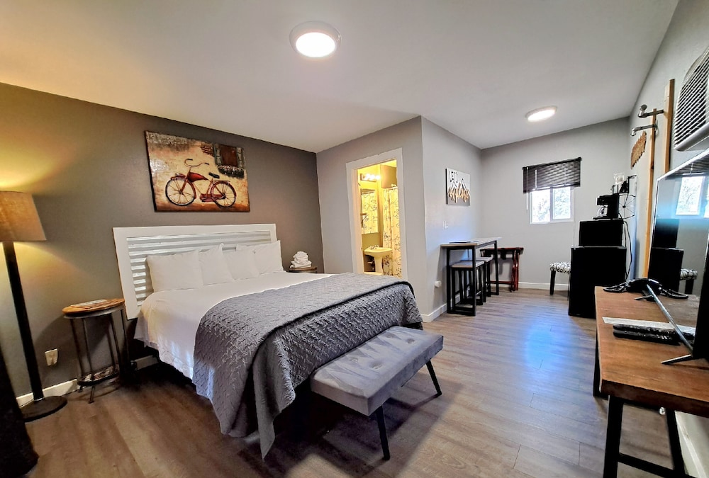 Signature Room, 1 Queen Bed, Non Smoking