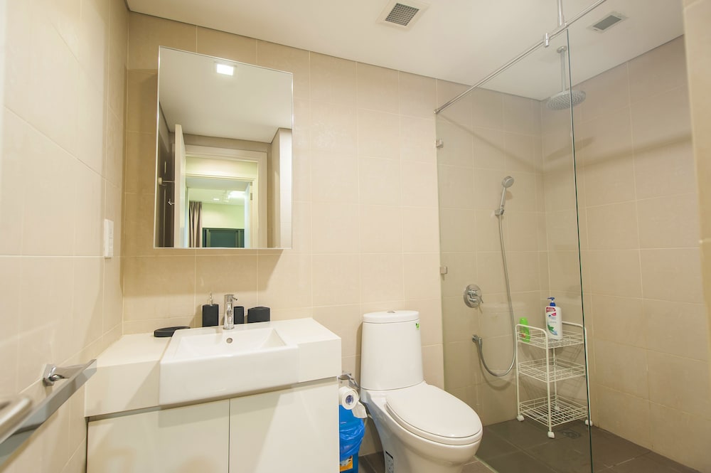 Luxury Apartment, 2 Bedrooms, Pool Access, City View