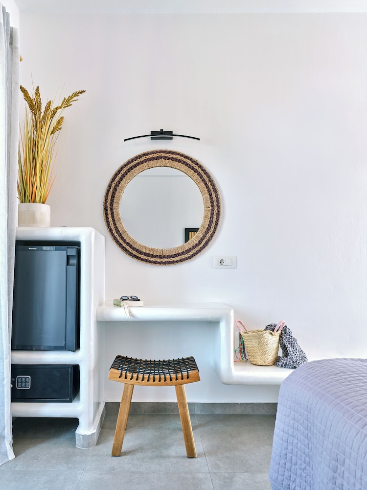 Deluxe Double Room, 1 Bedroom, Partial Sea View - Photo 15