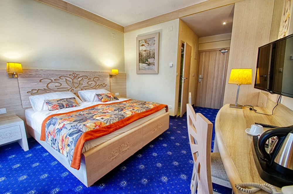 Premium Double or Twin Room photo 2